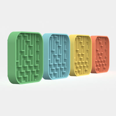 Pour les animaux de compagnie, le labyrinthe est mignon. Le modèle est en silicone.