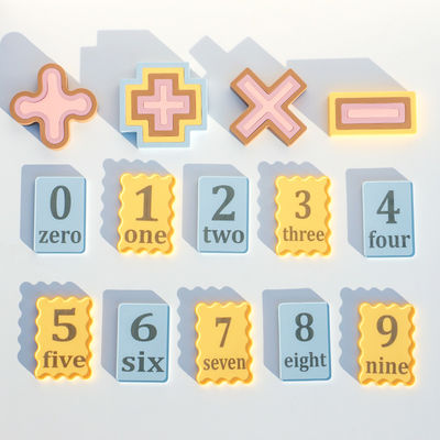 Jouets en silicone personnalisés OEM ODM pour bébés imprimés avec un numéro laser petit tableau 10pcs paquet pour les enfants jeux éducatifs
