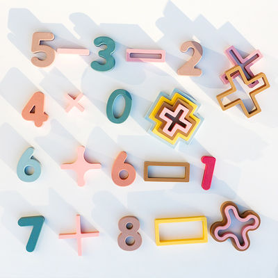 Jouets en silicone personnalisés OEM ODM pour bébés imprimés avec un numéro laser petit tableau 10pcs paquet pour les enfants jeux éducatifs