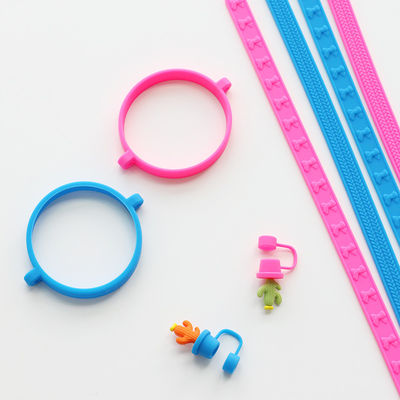 Sling personnalisé pour le tumbler personnalisé antidérapant étiquette de tasse Sippy Bouteille d'eau Porte-barres accessoires