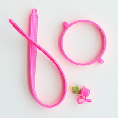 Accessoires de bouteille en silicone personnalisés pour les gobelets à tasses en bouteille Cadeau de 4 tampons en paille en silicone et de la sangle en silicone